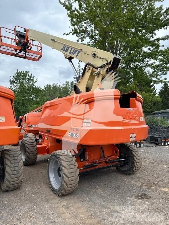 JLG 600S Телескопични повдигачи
