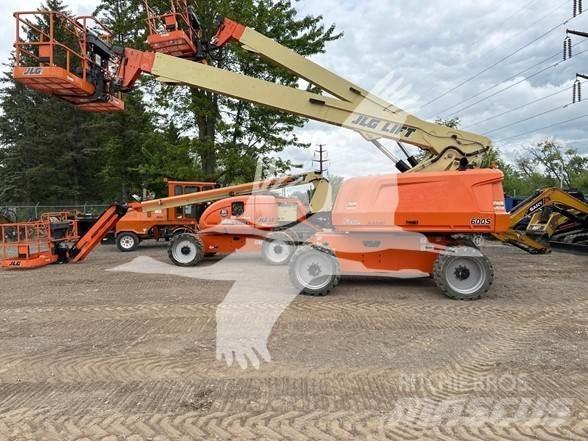 JLG 600S Телескопични повдигачи
