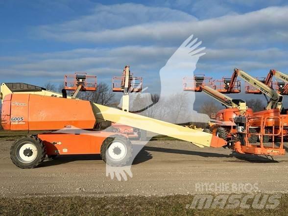 JLG 600S Телескопични повдигачи
