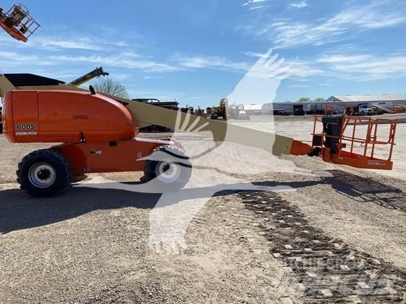 JLG 600S Телескопични повдигачи
