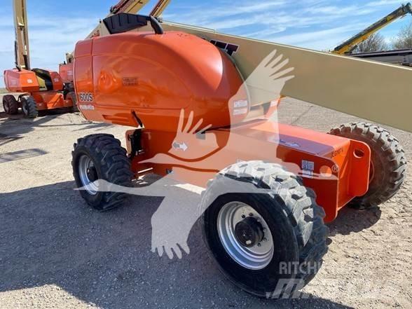 JLG 600S Телескопични повдигачи
