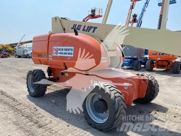 JLG 800S Телескопични повдигачи
