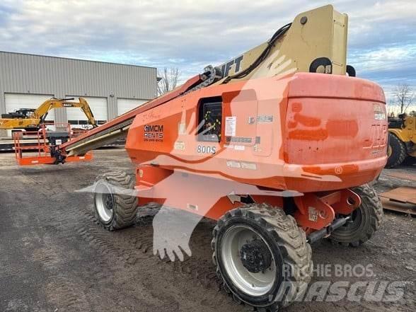 JLG 800S Телескопични повдигачи
