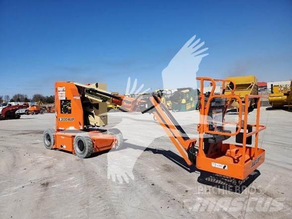 JLG E300AJP Съчленени стрелови подемници
