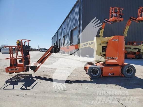JLG E300AJP Съчленени стрелови подемници