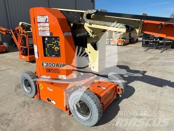 JLG E300AJP Съчленени стрелови подемници