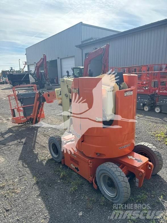 JLG E300AJP Съчленени стрелови подемници