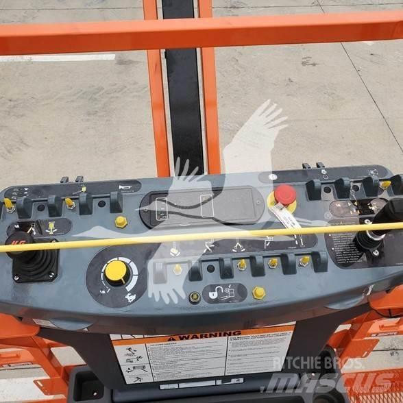 JLG EC600SJP Телескопични повдигачи
