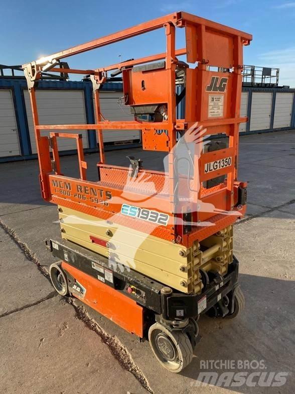 JLG ES1932 Ножични работни платформи