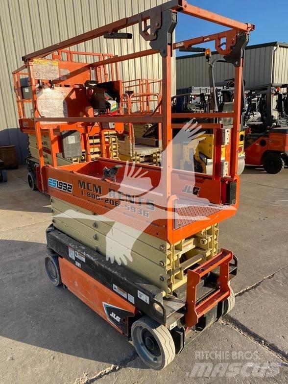JLG ES1932 Ножични работни платформи