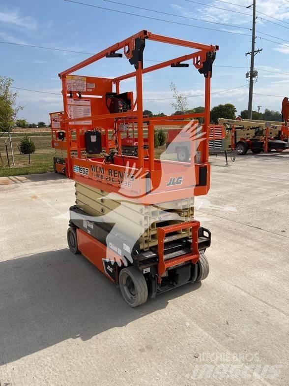 JLG ES1932 Ножични работни платформи