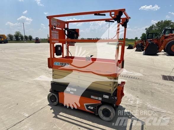 JLG ES1932 Ножични работни платформи
