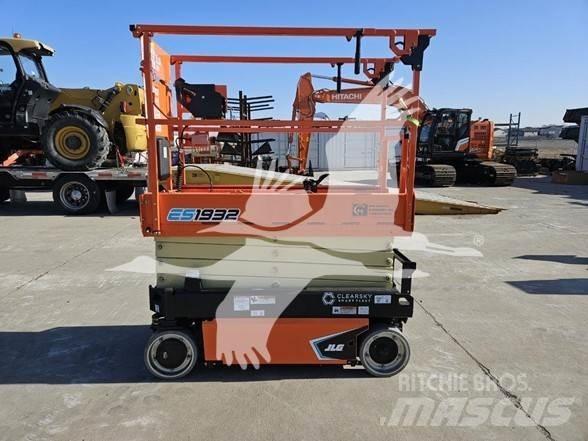 JLG ES1932 Ножични работни платформи
