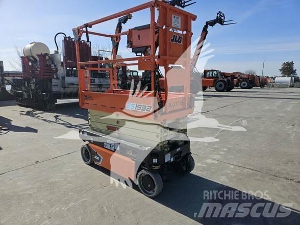 JLG ES1932 Ножични работни платформи
