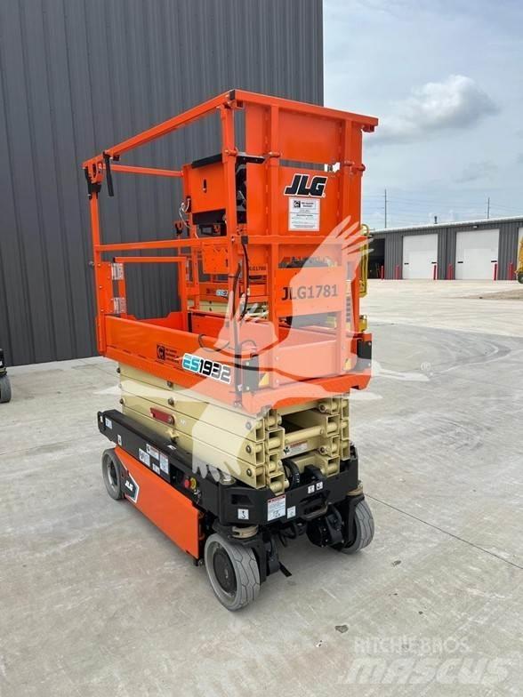 JLG ES1932 Ножични работни платформи