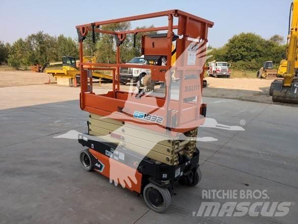 JLG ES1932 Ножични работни платформи