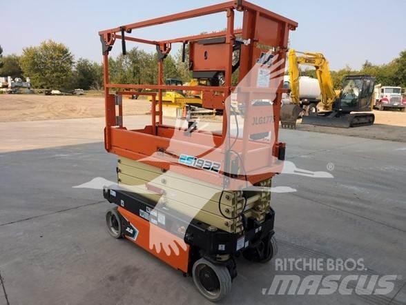 JLG ES1932 Ножични работни платформи