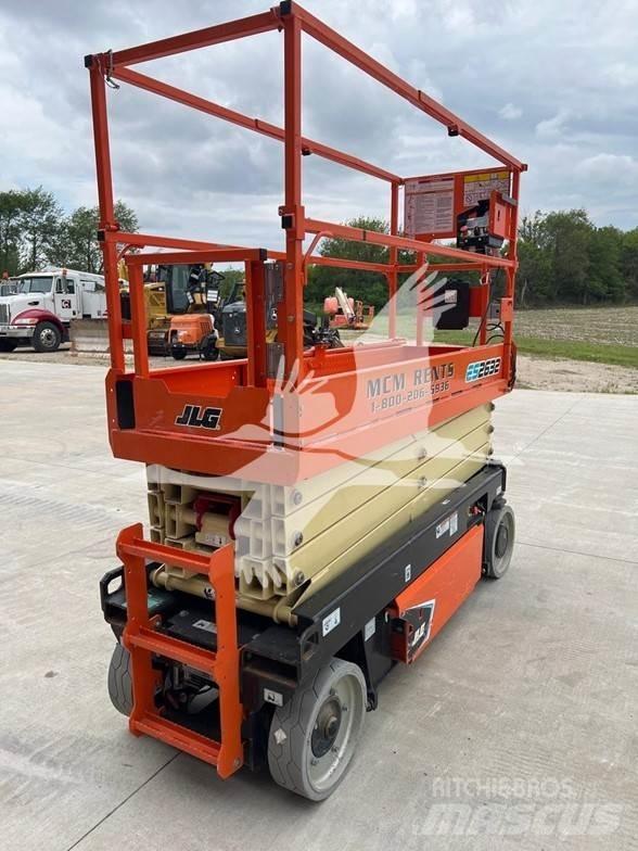 JLG ES2632 Ножични работни платформи