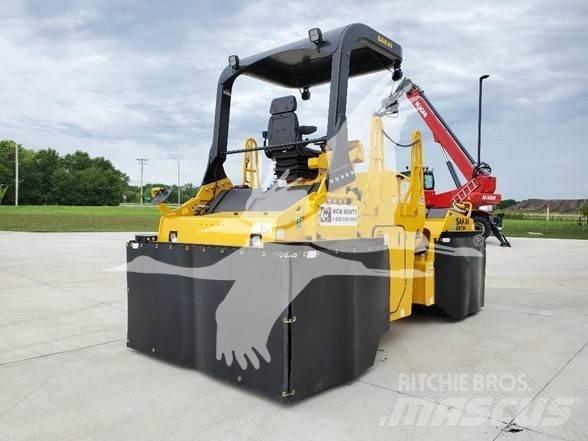 Sakai GW754 Пневматични гумени  ролки
