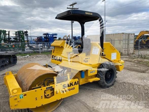 Sakai SV204D Еднобарабанни ролки
