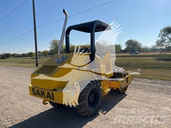 Sakai SV204T Еднобарабанни ролки
