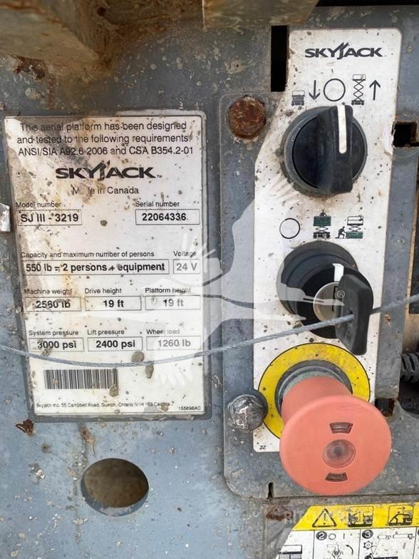 SkyJack SJ3219 Ножични работни платформи