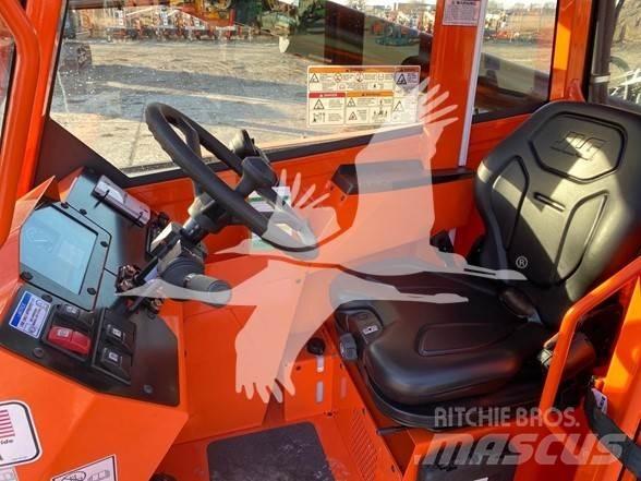 SkyTrak 6042 Телескопични товарачи