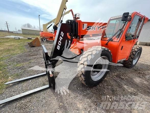 SkyTrak 8042 Телескопични товарачи