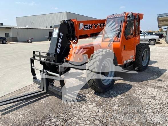 SkyTrak 8042 Телескопични товарачи