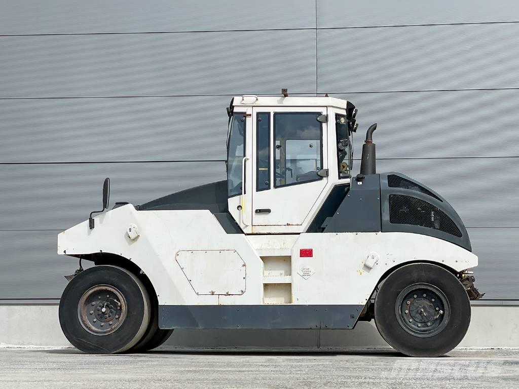 Bomag BW 24 RH Пневматични гумени  ролки
