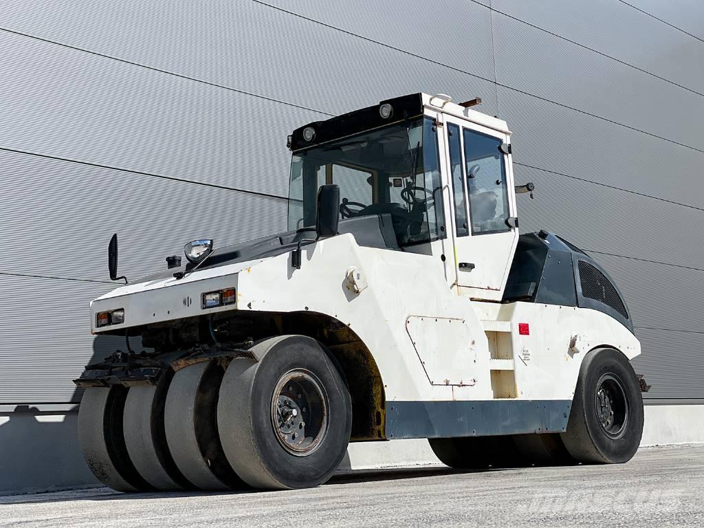 Bomag BW 24 RH Пневматични гумени  ролки
