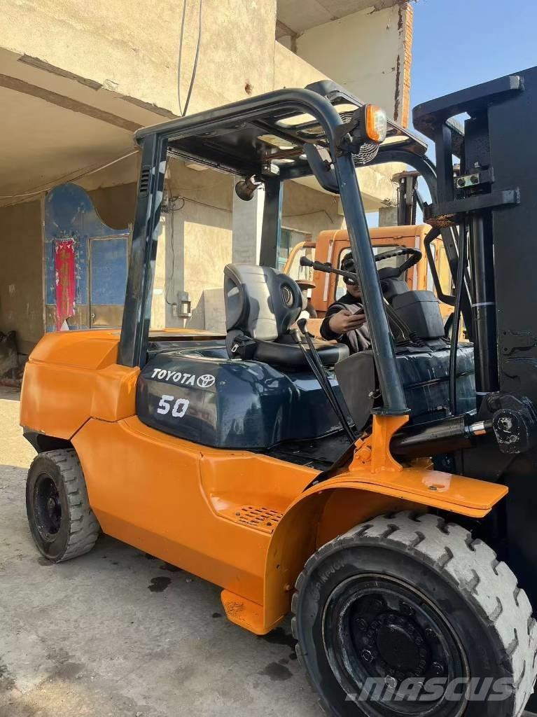 Toyota FD 50 Дизелови камиони