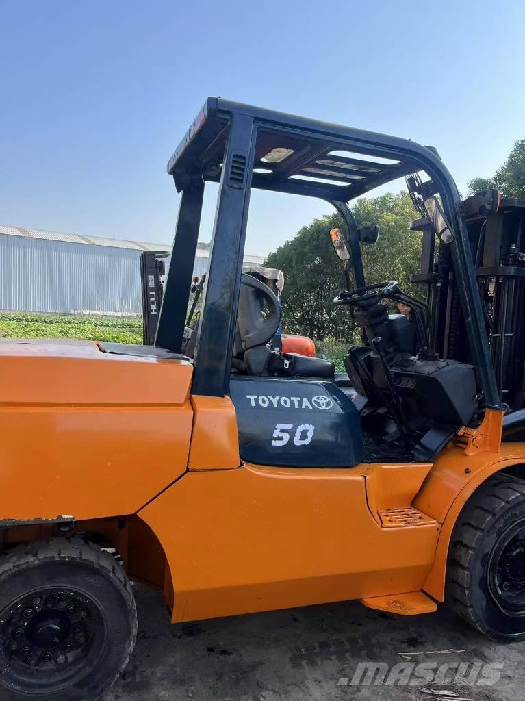 Toyota FD 50 Дизелови камиони