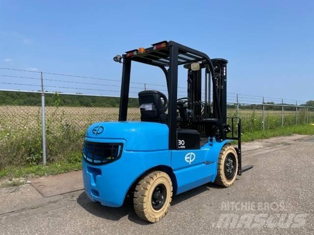 EP EFL302 | 3T | LI-ION Електрически вилични кари-повдигачи