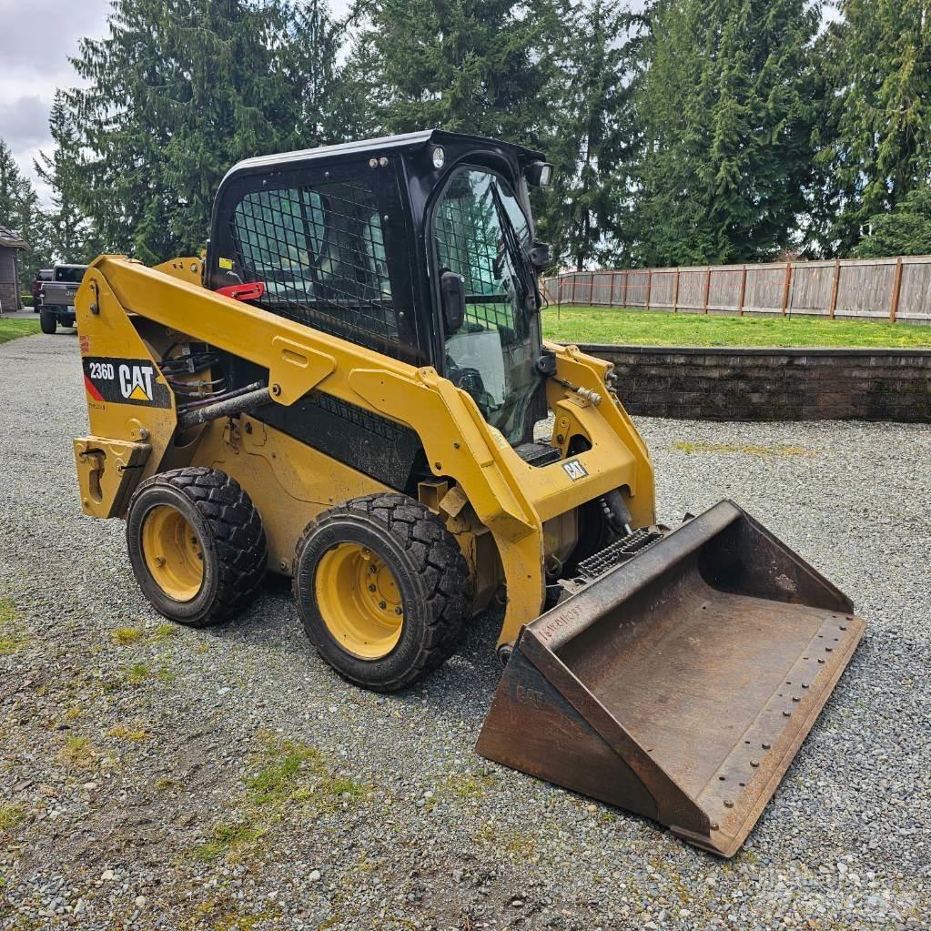 CAT 236D Мини товарачи
