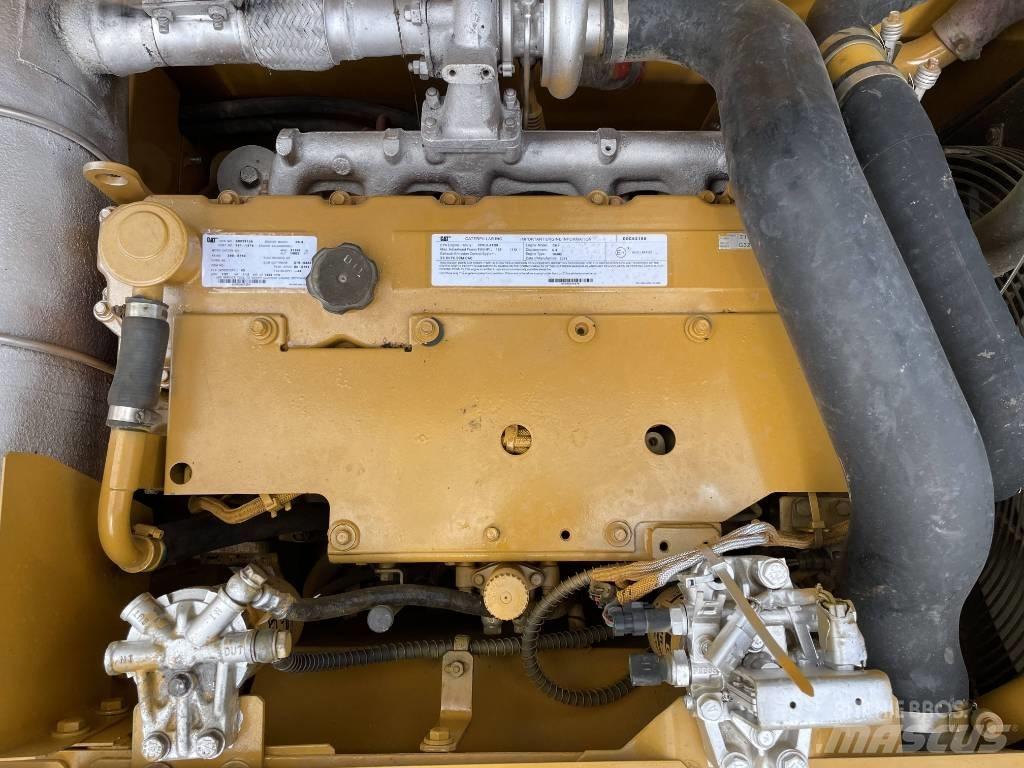 CAT 320 D Верижен екскаватор