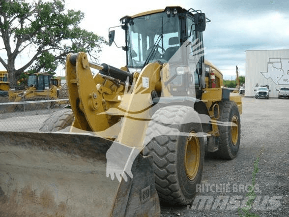 CAT 938M Колесни товарачи