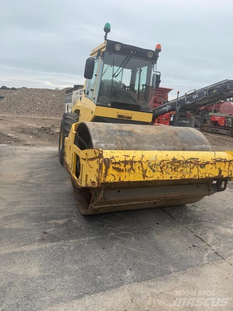 Bomag BW 213 D H-4 Еднобарабанни ролки
