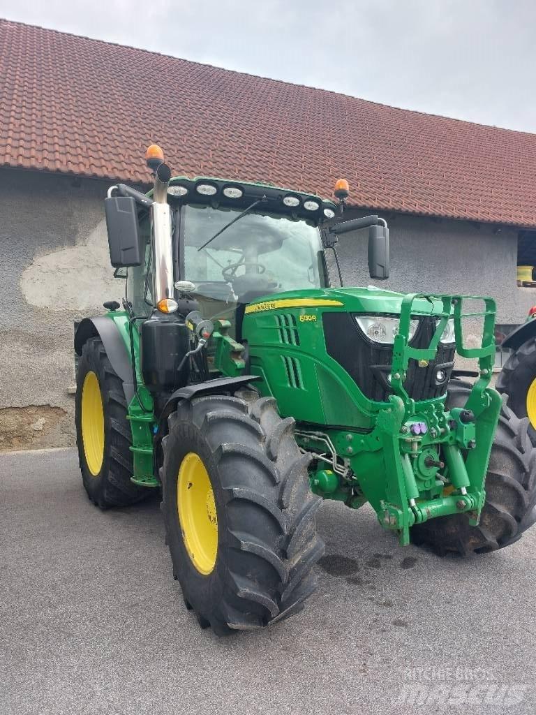 John Deere 6130 R Трактори