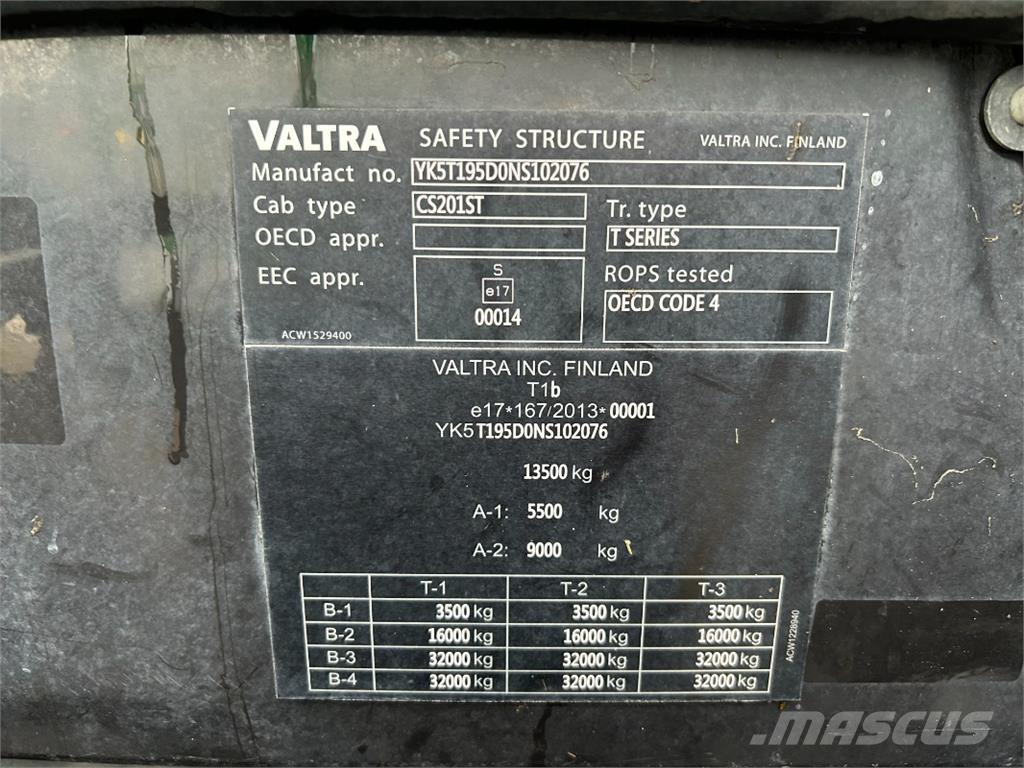Valtra T195 Трактори