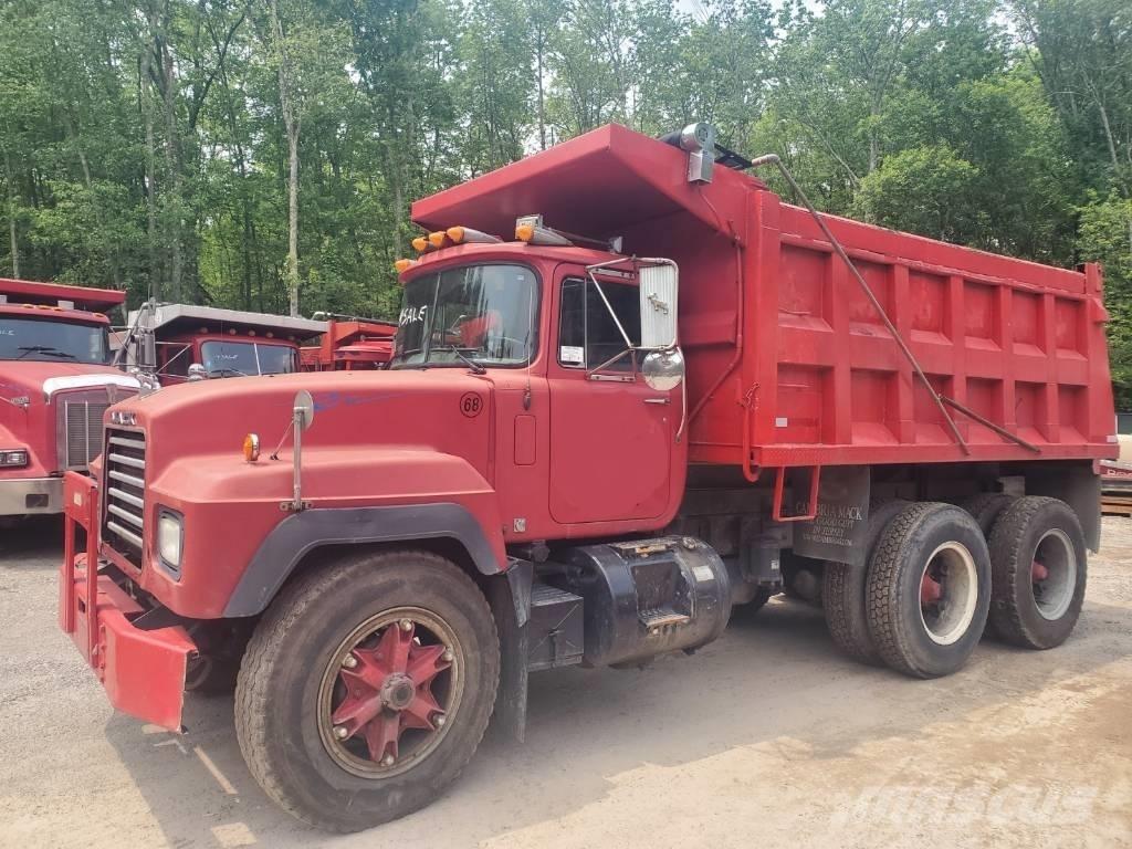 Mack RD690SX Самосвал