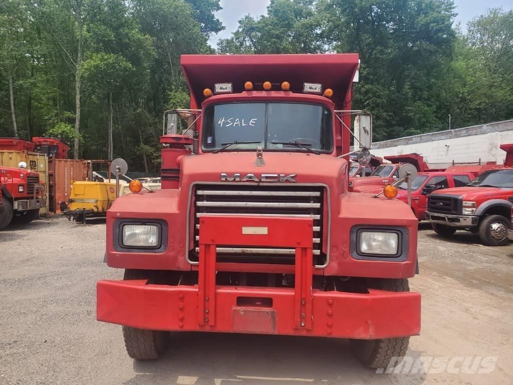 Mack RD690SX Самосвал