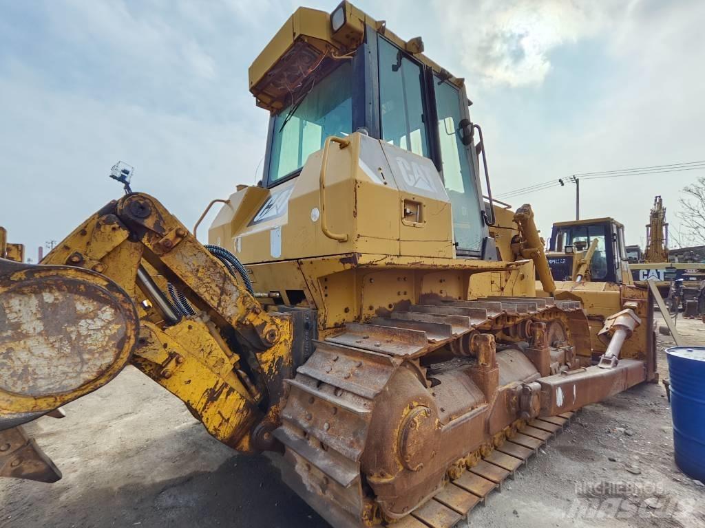 CAT D 7 G 2 Колесни товарачи
