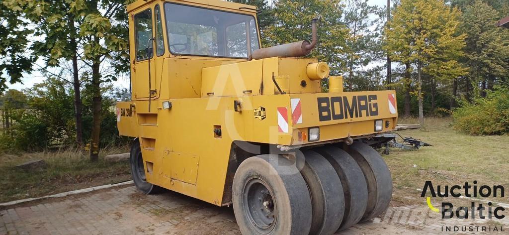 Bomag BW 20 R Пневматични гумени  ролки
