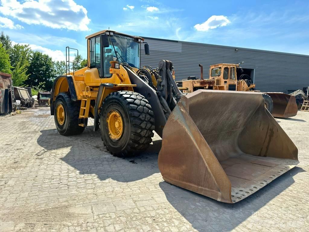 Volvo L180F Колесни товарачи