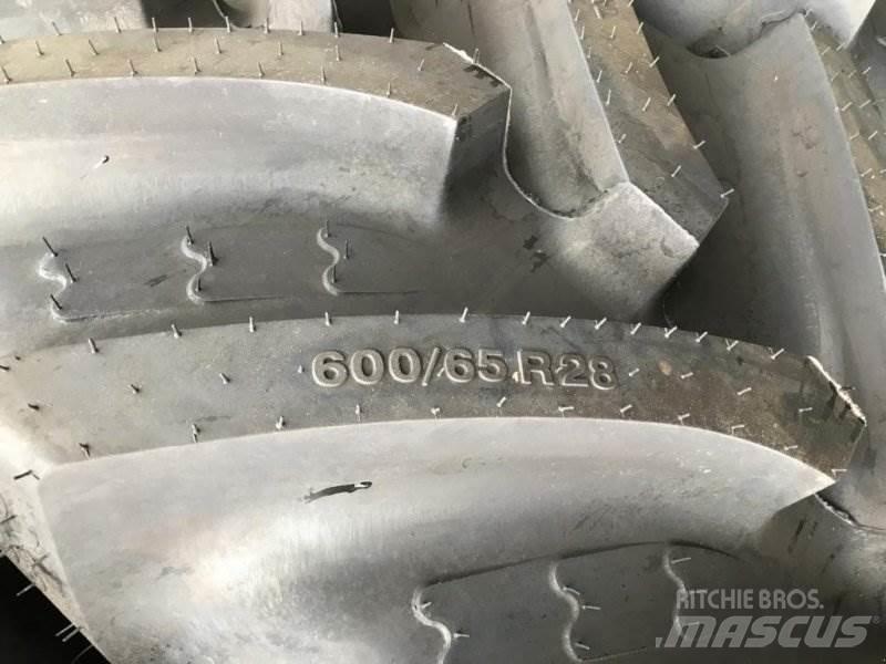 BKT 600/65R28 Колелета/Гуми