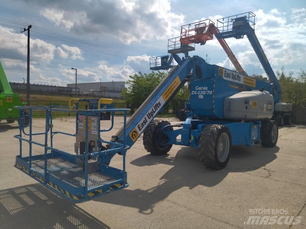 Genie ZX 135/70 Съчленени стрелови подемници