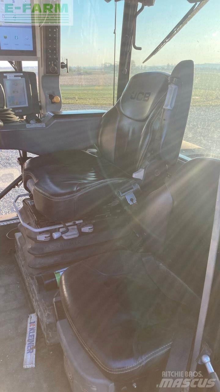JCB Fastrac 4220 Трактори