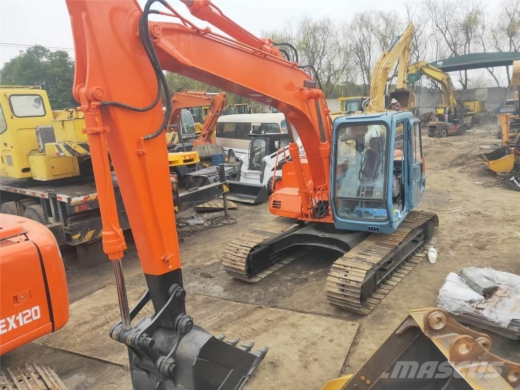Hitachi EX120 Средни екскаватори 7т - 12т