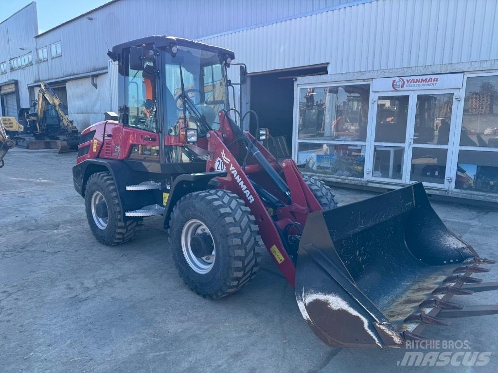 Yanmar V80 (02162) Колесни товарачи